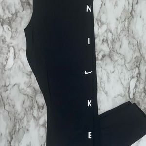 New Nike Mid-Rise 7/8 Length Leggings